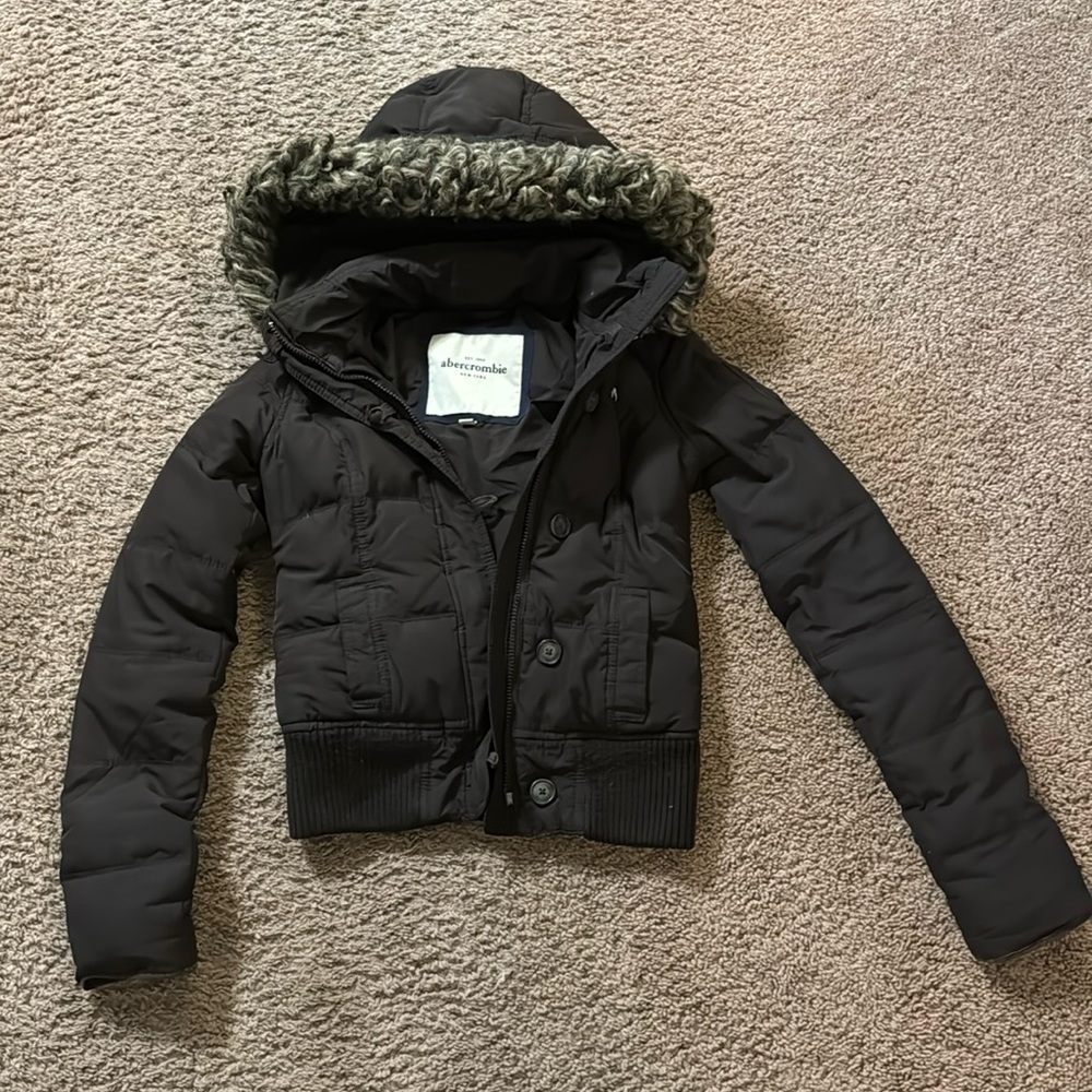 Abercrombie jacket with faux fur lined, removable hood. Kids size large. Brown.